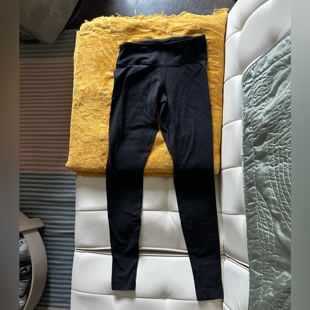 Lululemon leggings size 6